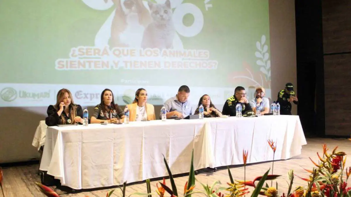 los animales sienten y tienen derechos foro de bienestar animal organizado por el expreso bieneanim