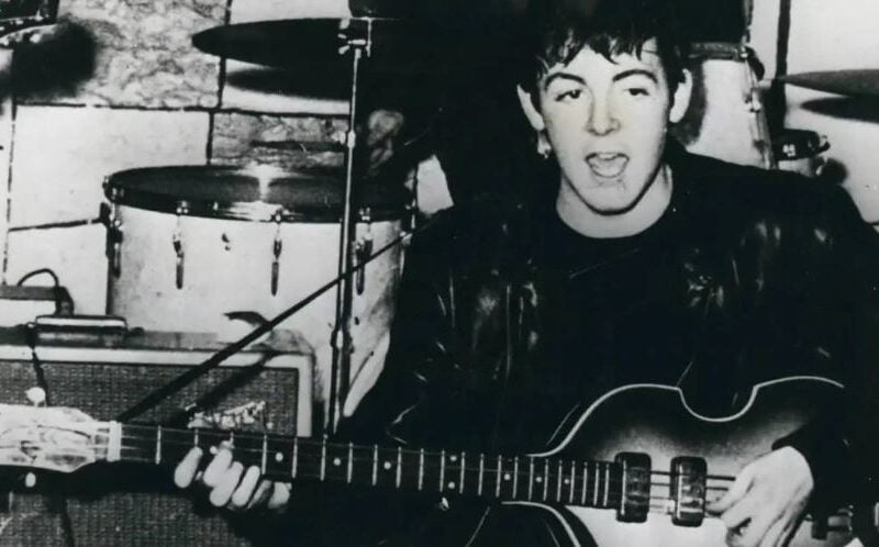 paul mccartney recupera un bajo que perdio hace cincuenta anos bajo