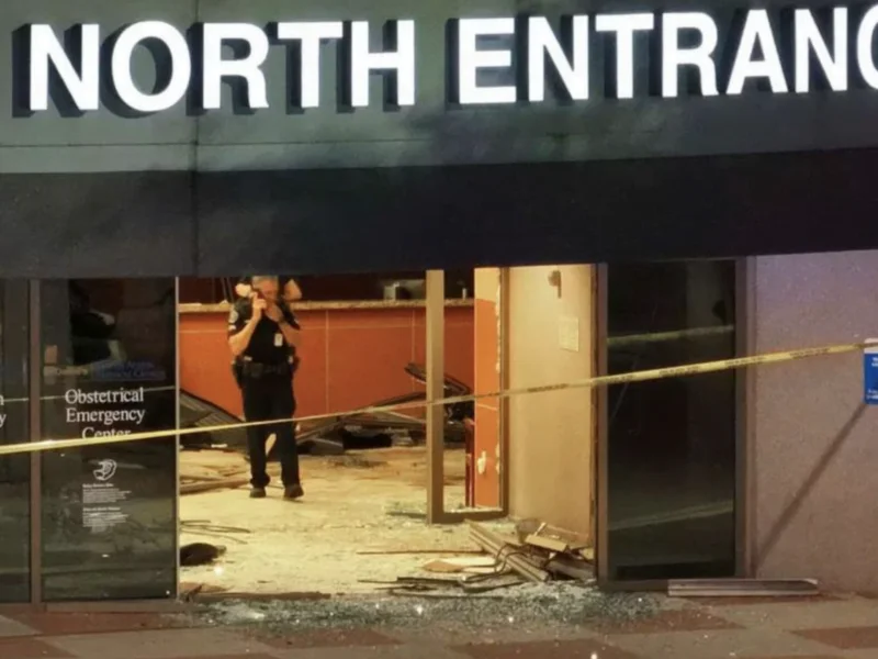 un muerto y cinco heridos tras choque de vehiculo en sala de urgencias captura de pantalla 2024 02 23 a las 9.14.28 a.m