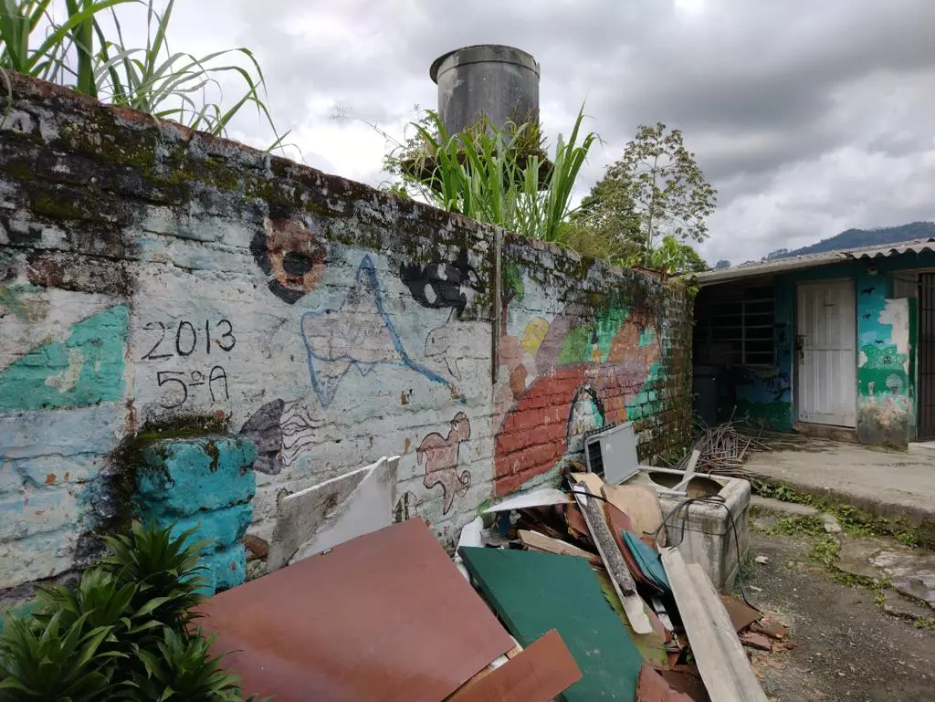 colegio antonio jose de sucre con problemas sanitarios y estructurales que ponen en riesgo la salud image 5