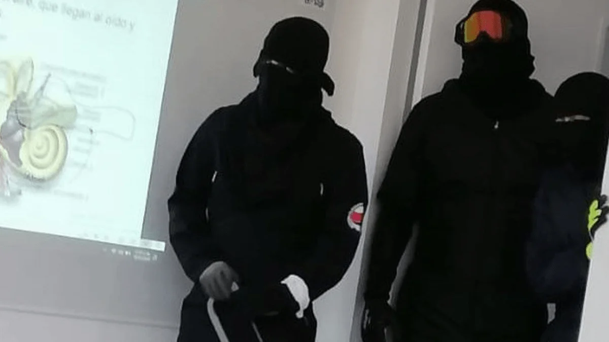 estudiantes de la utp denuncian acoso y amenazas por parte de grupos de encapuchados por no hacer parte de los bloqueos web 67