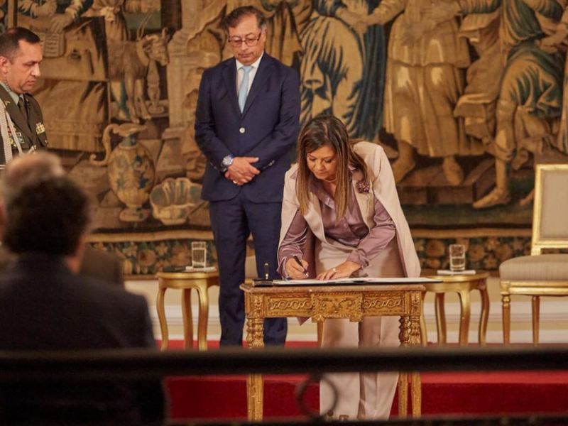 luz adriana camargo se posesiono como nueva fiscal general de la nacion web 41