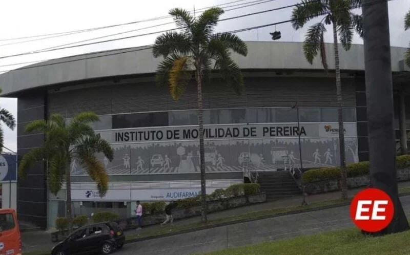 por denuncia se inicia investigacion disciplinaria a funcionario de transito instmovil21903129i85123