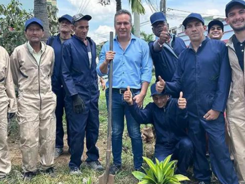 alcalde de pereira se suma a practica restaurativa con usuarios del albergue para habitantes de calle web 2024 04 11t110237.934