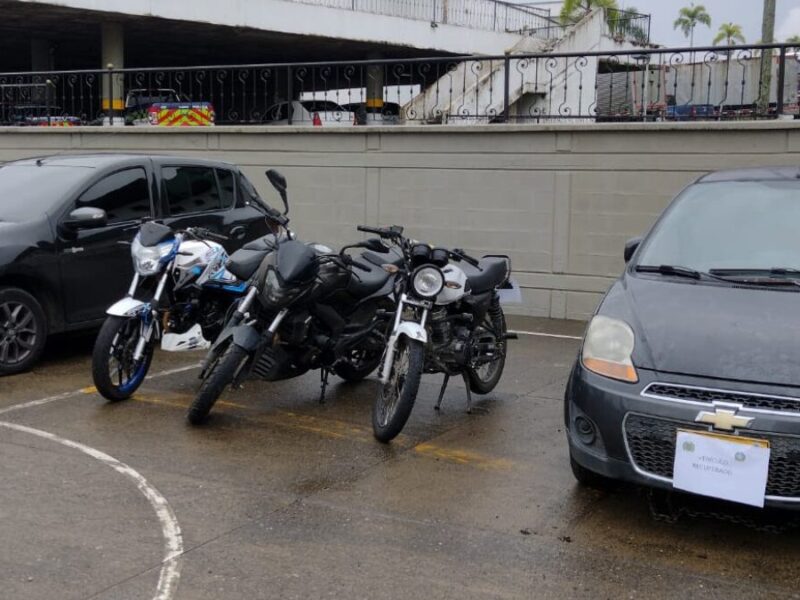 La Policía Metropolitana logra la recuperación de tres motos y dos carros que habían sido hurtados
