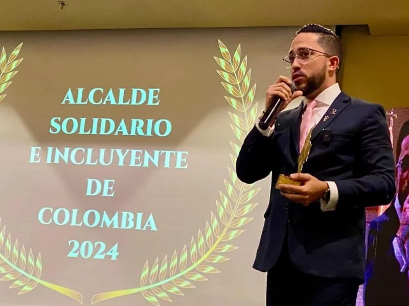 paulo gomez es premiado por ser el alcalde mas solidario e incluyente de colombia copia de web 21