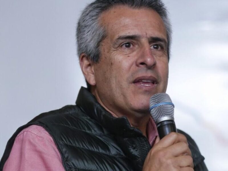 Presidente Petro confirmó la salida de Luis Fernando Velasco del MinInterior