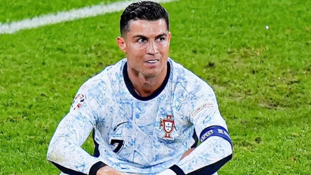 un hincha salto a la cancha y casi golpea a cristiano ronaldo en la eurocopa un hincha salto a la cancha y casi golpea a cristiano ronaldo en la eurocopa web 2024 06 27t095013.805