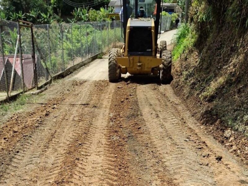 Avance en la Recuperación de Vías Rurales en Santa Rosa: Un Compromiso en Marcha