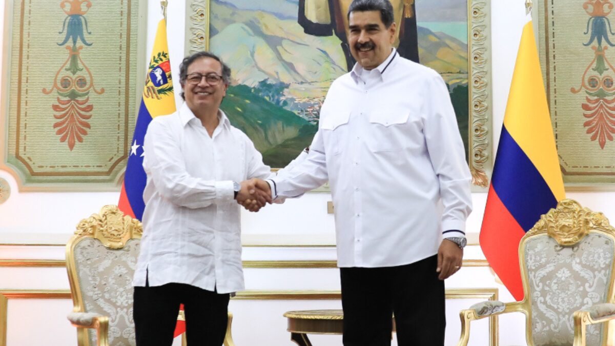 nicolas maduro dice que hablo por llamada con el presidente petro es un hombre honorable serio lo escucho mucho nicolas maduro dice que hablo por llamada con el presidente petro es un hombre honorable