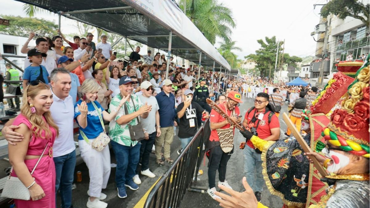 una tarde de magia y color vivieron los pereiranos con el carnaval de las fiestas de la cosecha copia de web 2024 08 20t125045.344