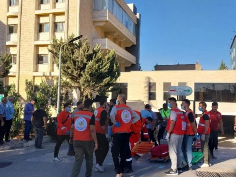 Explosiones simultáneas de bípers en Líbano dejan al menos ocho muertos y miles de heridos