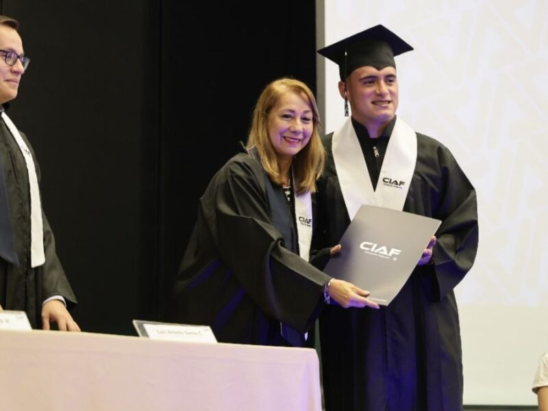 16 jóvenes de ‘Risaralda Profesional’ se graduaron como Tecnólogos en Desarrollo de Software