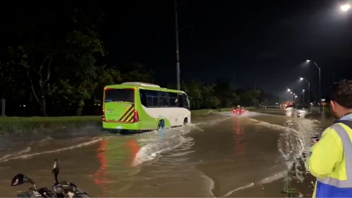 tormenta y aguacero en bogota causan caos en el trafico y emergencias en varias localidades web 20241107 090330 0000