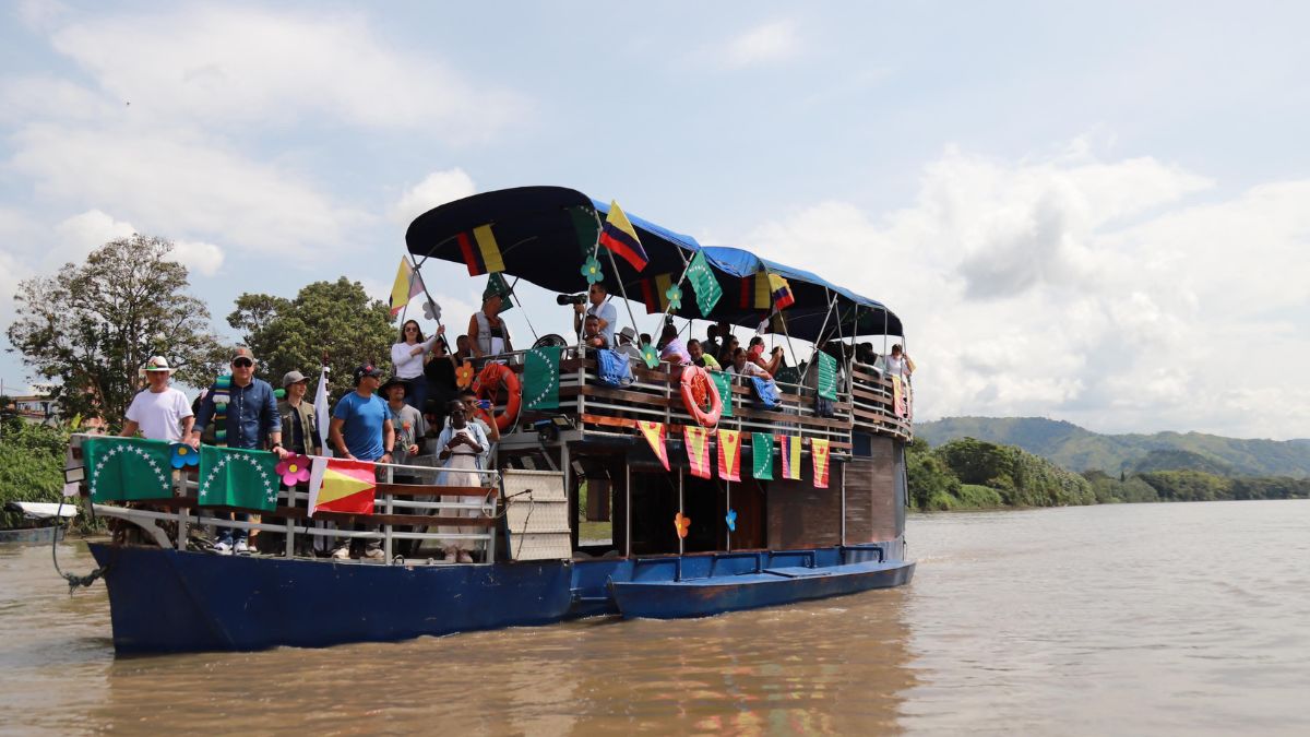 el director de la carder recorrio el rio cauca en busca de apoyar la realizacion del malecon de la virginia copia de web 2024 12 02t171424.094