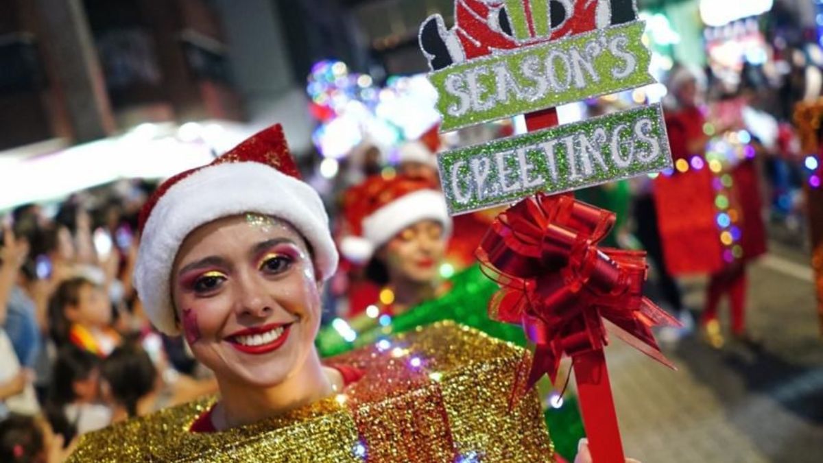 multitudinaria asistencia de pereiranos al primer gran desfile navideno copia de web 34