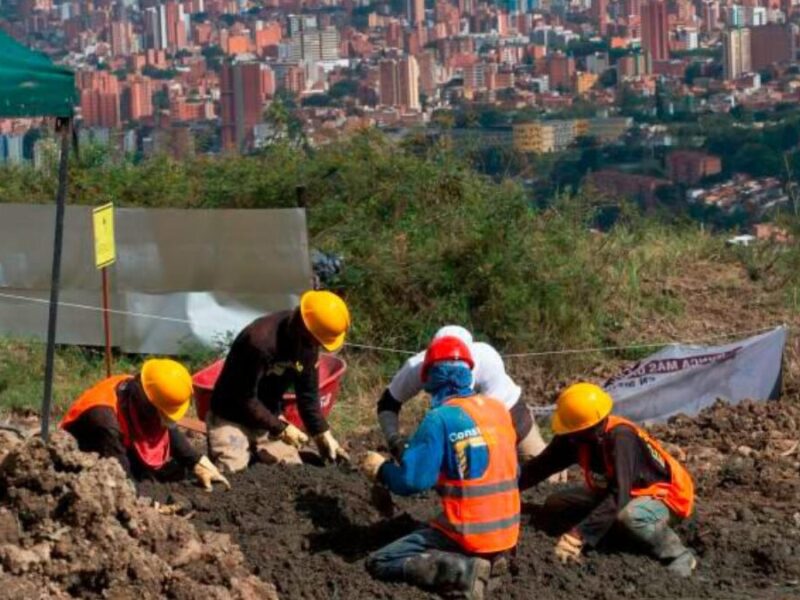 primeros hallazgos de cuerpos en la escombrera de la comuna 13 de medellin primeros hallazgos de cuerpos en la escombrera de la comuna 13 de medellin web 2024 12 19t102159.851