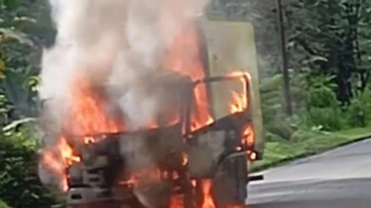 ataque del eln en choco incineran vehiculo de alimentos ataque del eln en choco incineran vehiculo de alimentos web 46