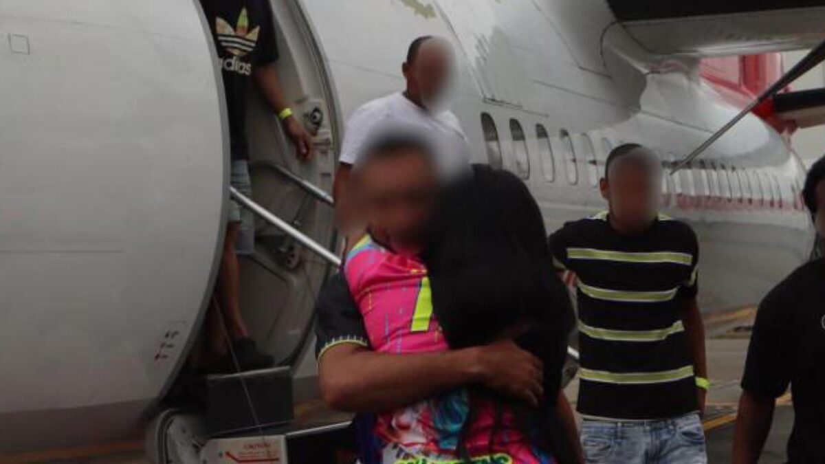 llego a medellin vuelo con 43 colombianos deportados desde panama llego a medellin vuelo con 43 colombianos deportados desde panama web 2