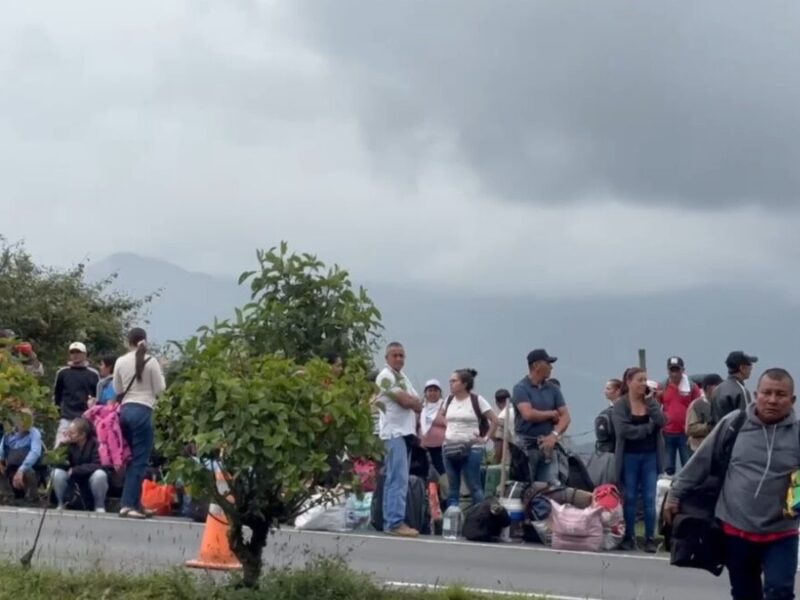 mas de 300 personas ocupan la posada alemana predio del excapo carlos lehder mas de 300 personas ocupan la posada alemana predio del excapo carlos lehder web 56