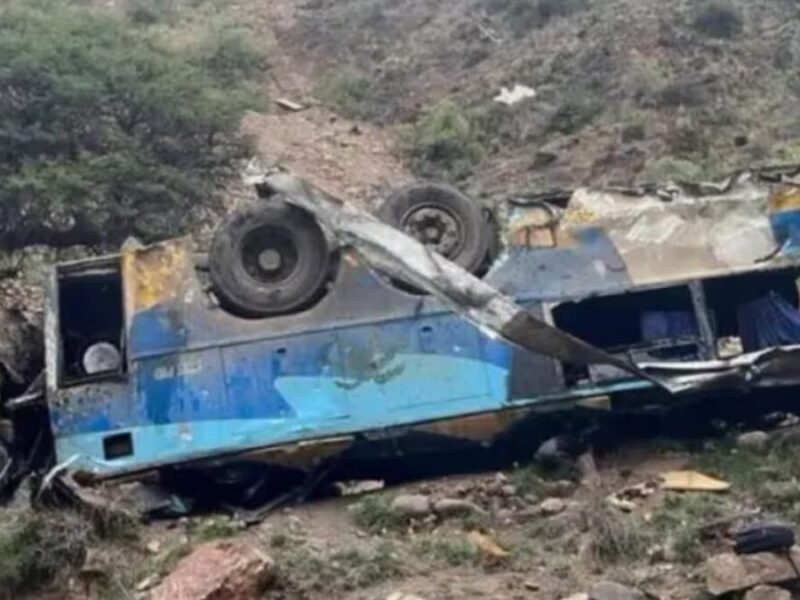 tragica caida de autobus en bolivia deja al menos 31 muertos tragica caida de autobus en bolivia deja al menos 31 muertos web 38