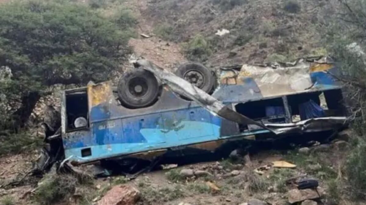 tragica caida de autobus en bolivia deja al menos 31 muertos tragica caida de autobus en bolivia deja al menos 31 muertos web 38