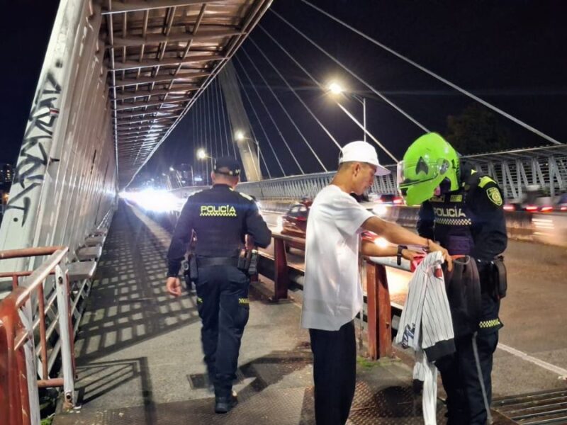 la alcaldia policia y el gaula del ejercito vigilan el viaducto cesar gaviria trujillo copia de web 2025 03 17t135233.698