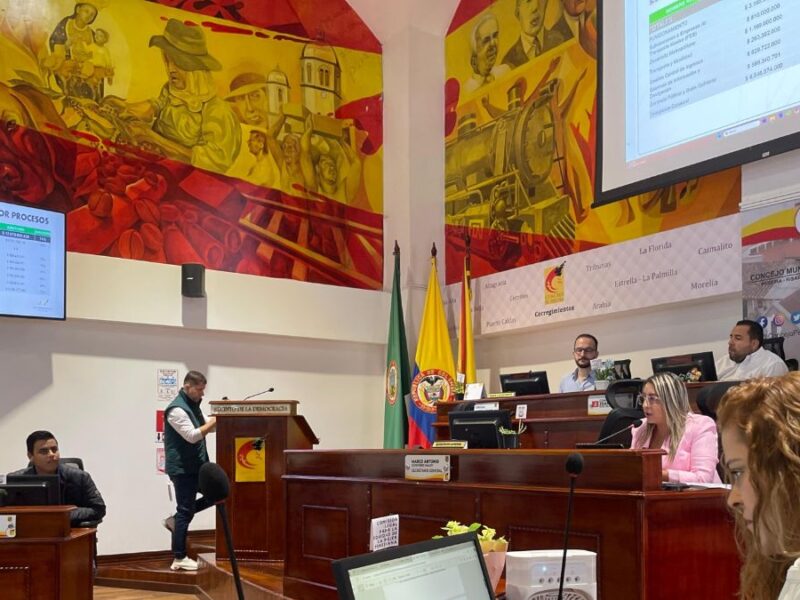 la directora del area metropolitana centro occidente presento ante el concejo municipal de pereira el informe de gestion 2024 copia de web 2025 03 31t184735.784