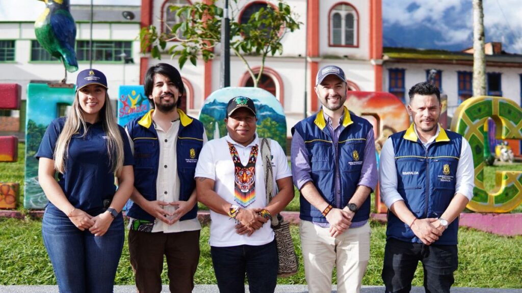 Puentes peatonales en comunidad indígena de Pueblo Rico - Risaralda ...