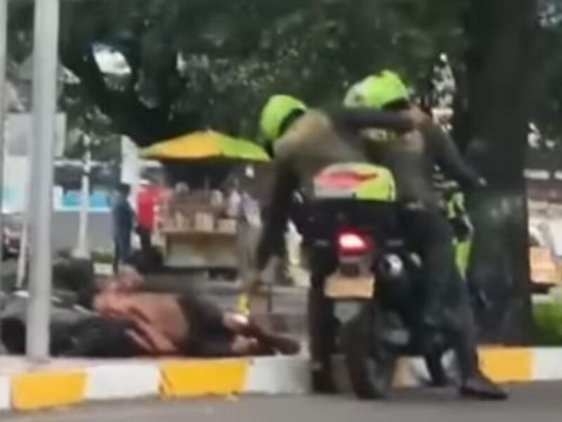 agente de la policia usa pistola taser contra habitante de calle en cucuta copia de web 2025 04 02t165827.507