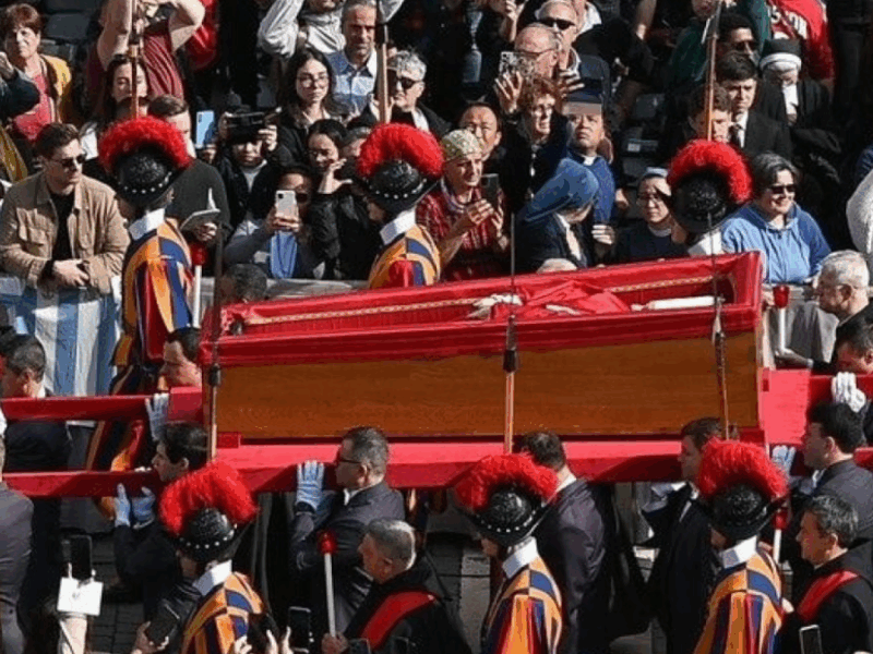 el mundo se despidio del papa francisco en una ceremonia historica web 20250426 092337 0000