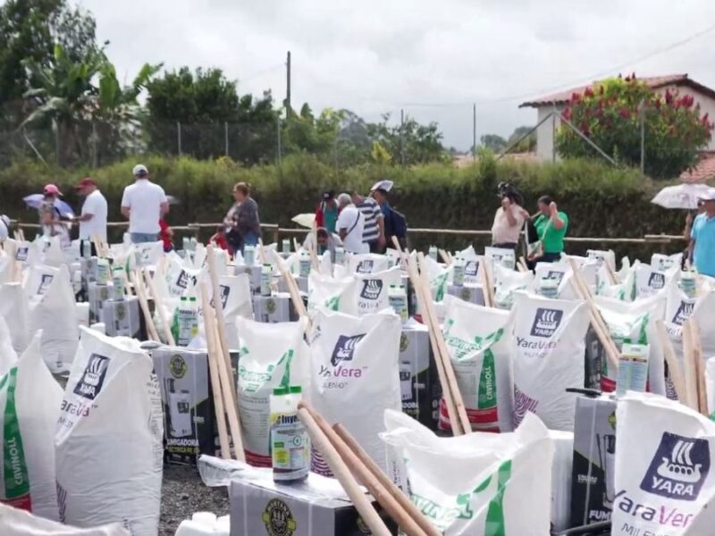 gobernacion de risaralda fortalece la economia campesina con entrega de kits agricolas copia de web 2025 04 06t192152.982