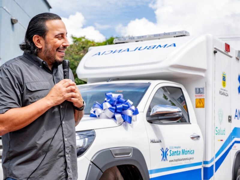 Gobernador de Risaralda entrega nueva ambulancia para fortalecer la atención en salud en Dosquebradas 23 gobernador entrega nueva ambulancia para fortalecer la atencion en salud en dosquebradas copia de web 2025 04 24t183007.906