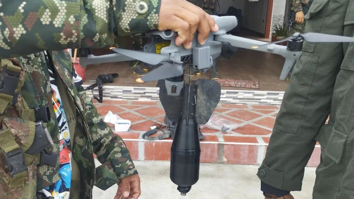 ataque con drones explosivos deja heridos en zona rural del catatumbo web 20250517 104828 0000