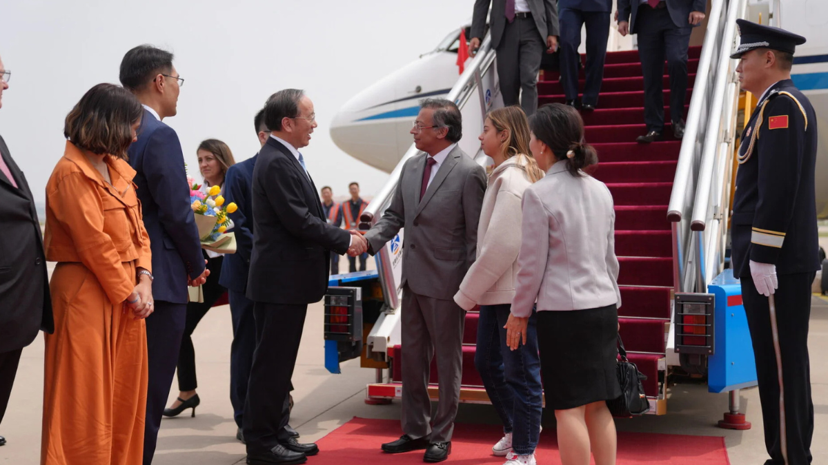 colombia se suma a la franja y la ruta petro firma carta de intencion en su visita oficial a china web 2025 05 12t093204.866