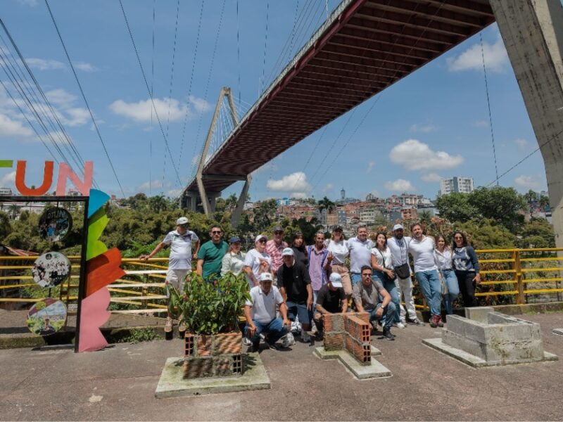 Ministerio de Comercio, Industria Turismo y autoridades locales avanzan en consolidar el barrio Otún como Destino de Paz 7 ministerio de comercio industria turismo y autoridades locales avanzan en consolidar el barrio otun como destino de paz copia de web 2025 05 14t163430.835