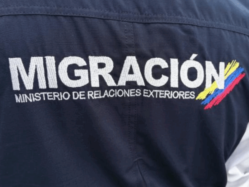 retrasos en aeropuertos internacionales de colombia por plan tortuga de migracion viajeros deben anticipar su llegada web 2025 05 09t105146.854