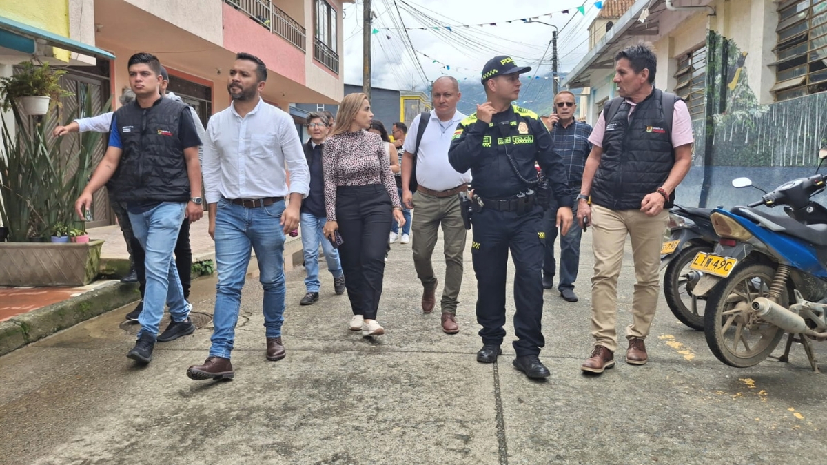 secretaria de gobierno de pereira realiza recorrido institucional para escuchar a lideres y buscar soluciones a sus problematicas copia de web 2025 05 12t134252.279