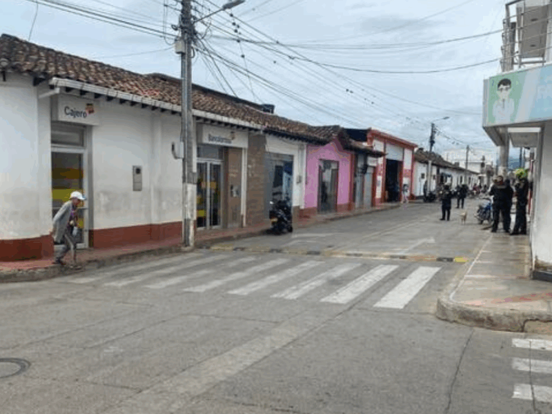 Delincuentes colocaron explosivos a subgerente de banco en Ábrego para asaltarlo