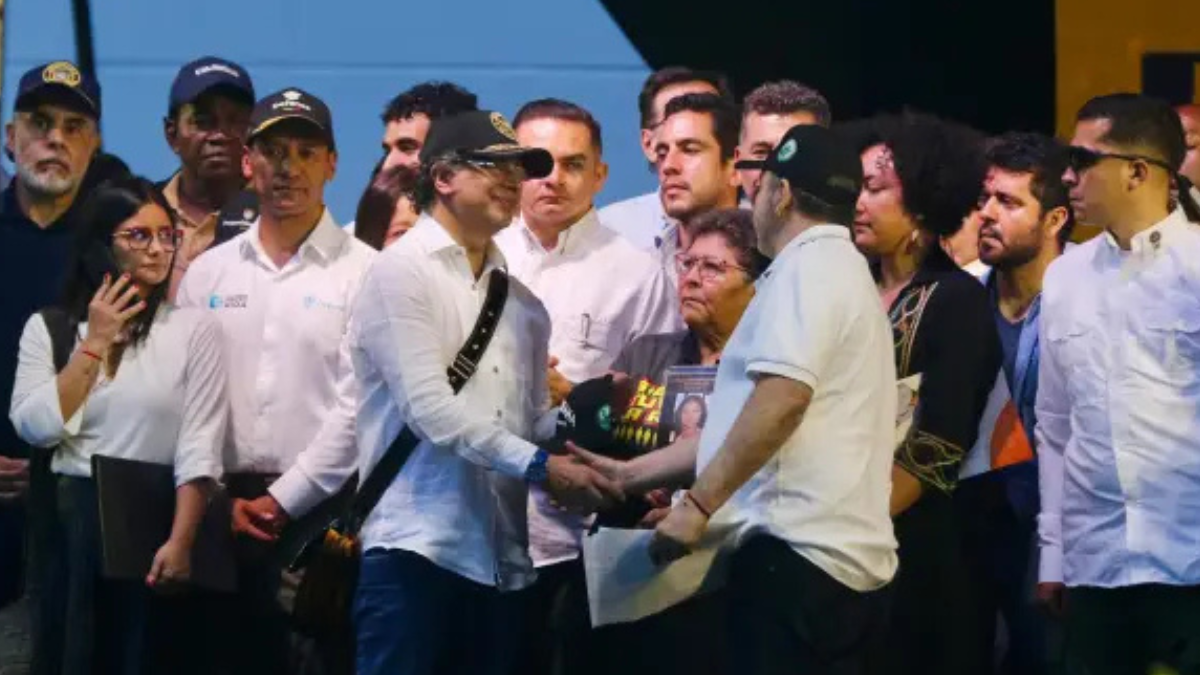 petro defiende presencia de exdelincuentes en tarima en medellin estan en rehabilitacion web 78