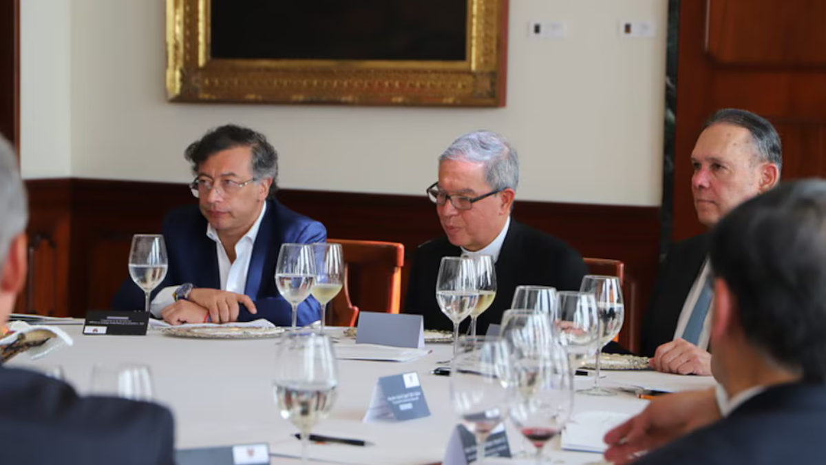 tensiones entre petro las altas cortes y el congreso marcaron reunion convocada por la iglesia web 57