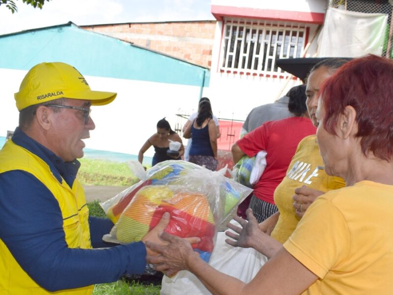 Gobernación de Risaralda entregó ayuda humanitaria a familias damnificadas por incendio en Villasantana 11 borrador automatico copia de web 2025 07 08t190215.231