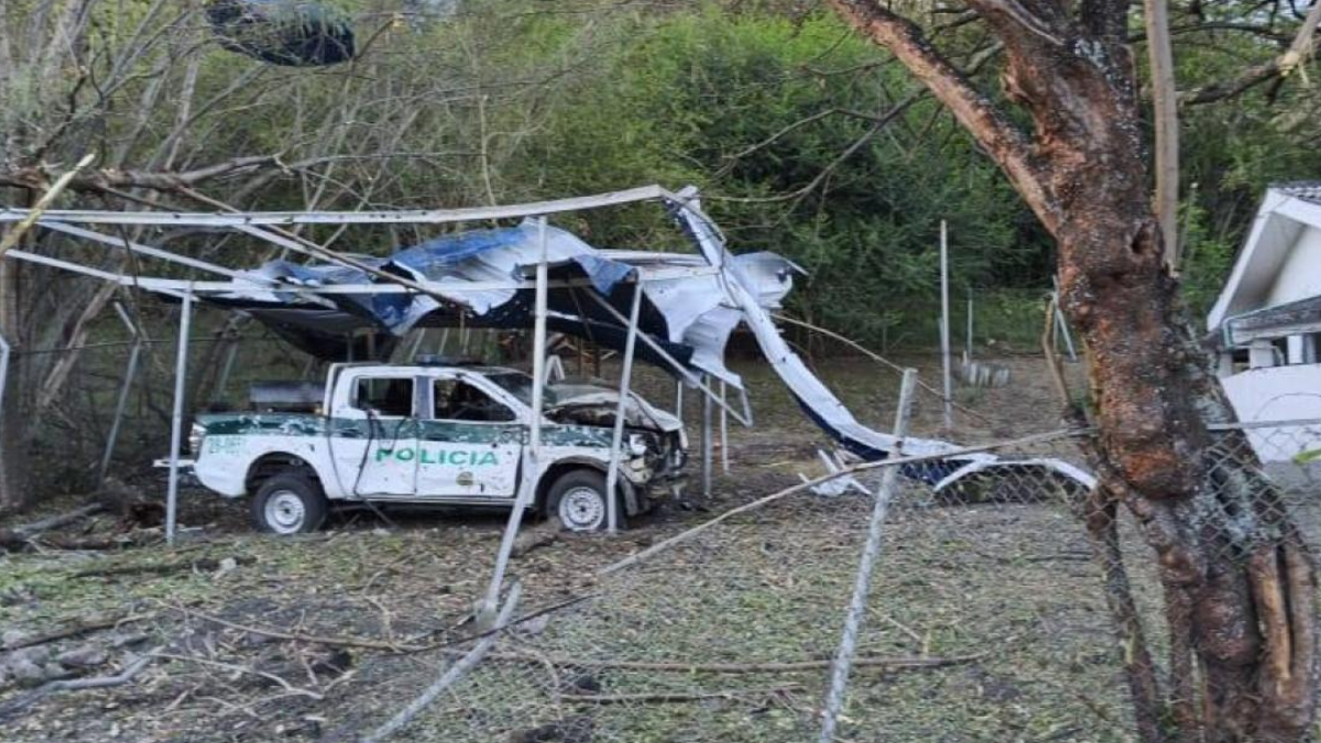 carro bomba en el patia deja un muerto y tres policias heridos violencia persiste en el sur del cauca web 6