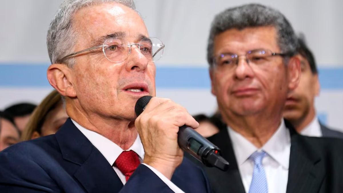 defensa de uribe insiste en su inocencia debe prevalecer la libertad web 54