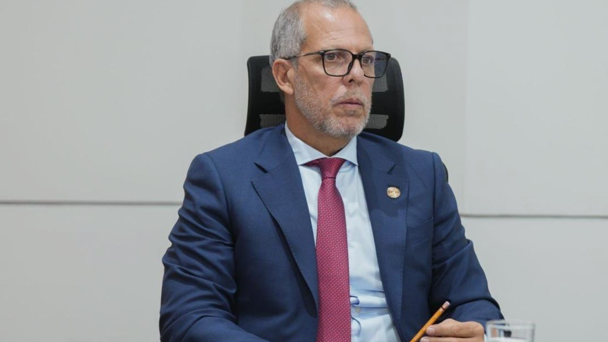 denuncian a alfredo saade por promover reeleccion presidencial desde la casa de narino web 47
