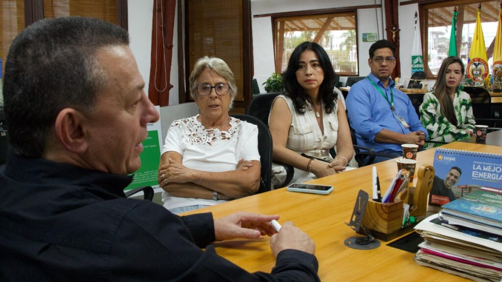 firma de agenda ambiental por la proteccion de las orquideas en risaralda carder copia de web 2025 07 30t185431.046