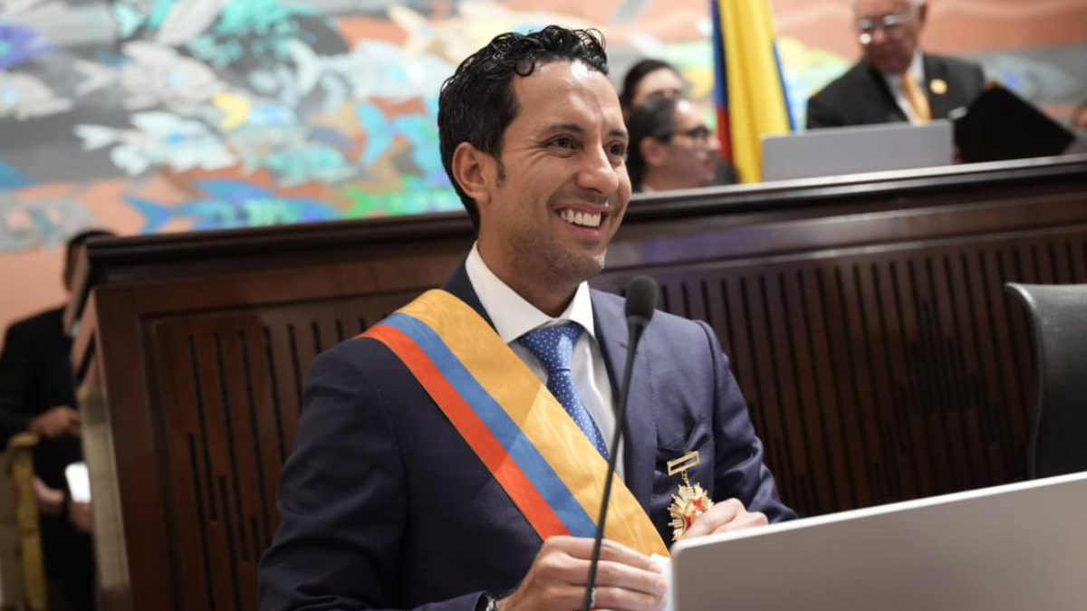 julian lopez asume la presidencia de la camara de representantes en un momento clave para el congreso web 56