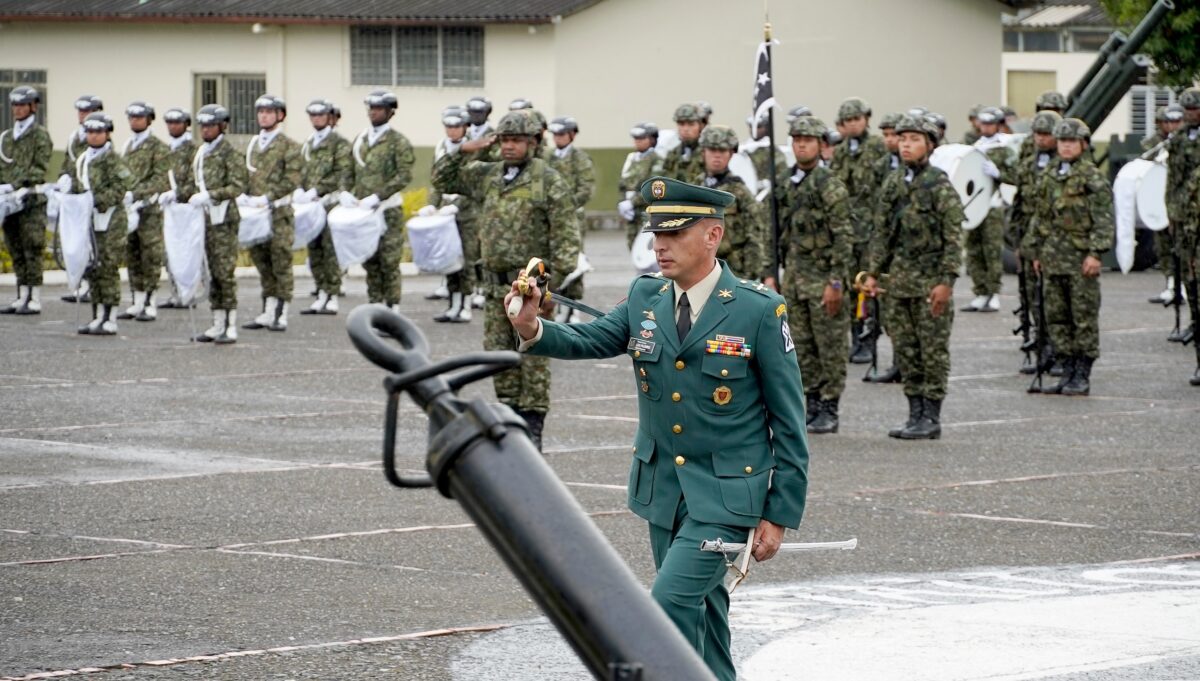 la gobernacion de risaralda dio la bienvenida al nuevo comandante del batallon san mateo 25.06.2025 boletin batallon transmisiones de mando 2