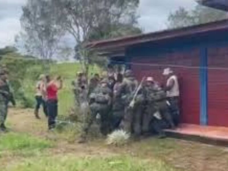 comunidad intento impedir la captura de un cabecilla de las disidencias en el meta web 4