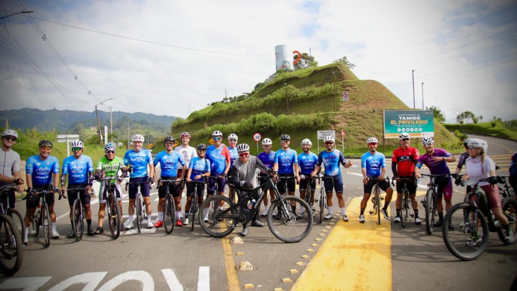 la carder y los ciclistas de pereira le dieron vida al circuito del dia sin carro y sin moto copia de web 2025 09 24t172334.774